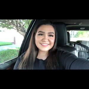 Meet your Posher, Alejandra